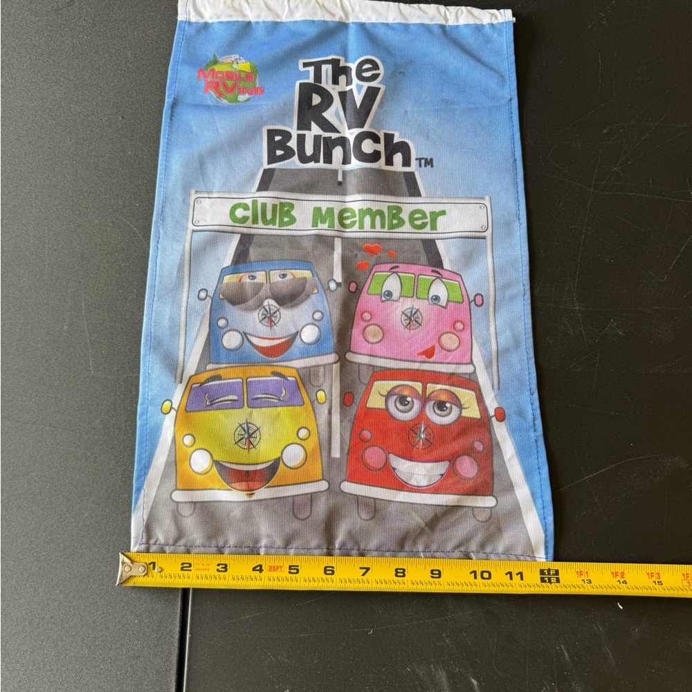 The RV Bunch Club Member Flag - Picture 2 of 2